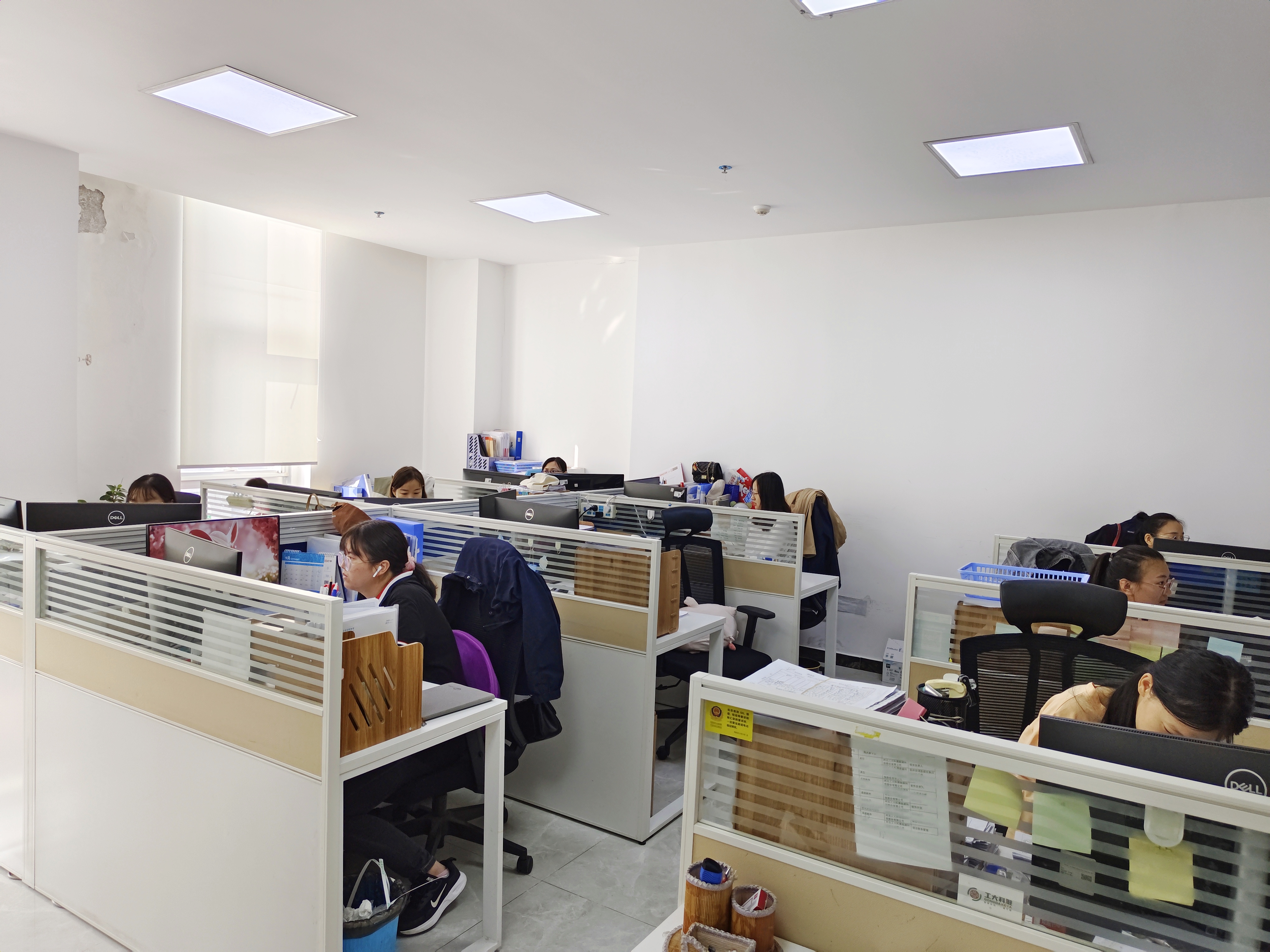 ����ȫ��Ա���������Ȼ���ظ�λ��Ϊ����β�Ľ�������Ϳ�Ʊ����˰����Ӱ�ӵ����ɼȶ�����.jpg